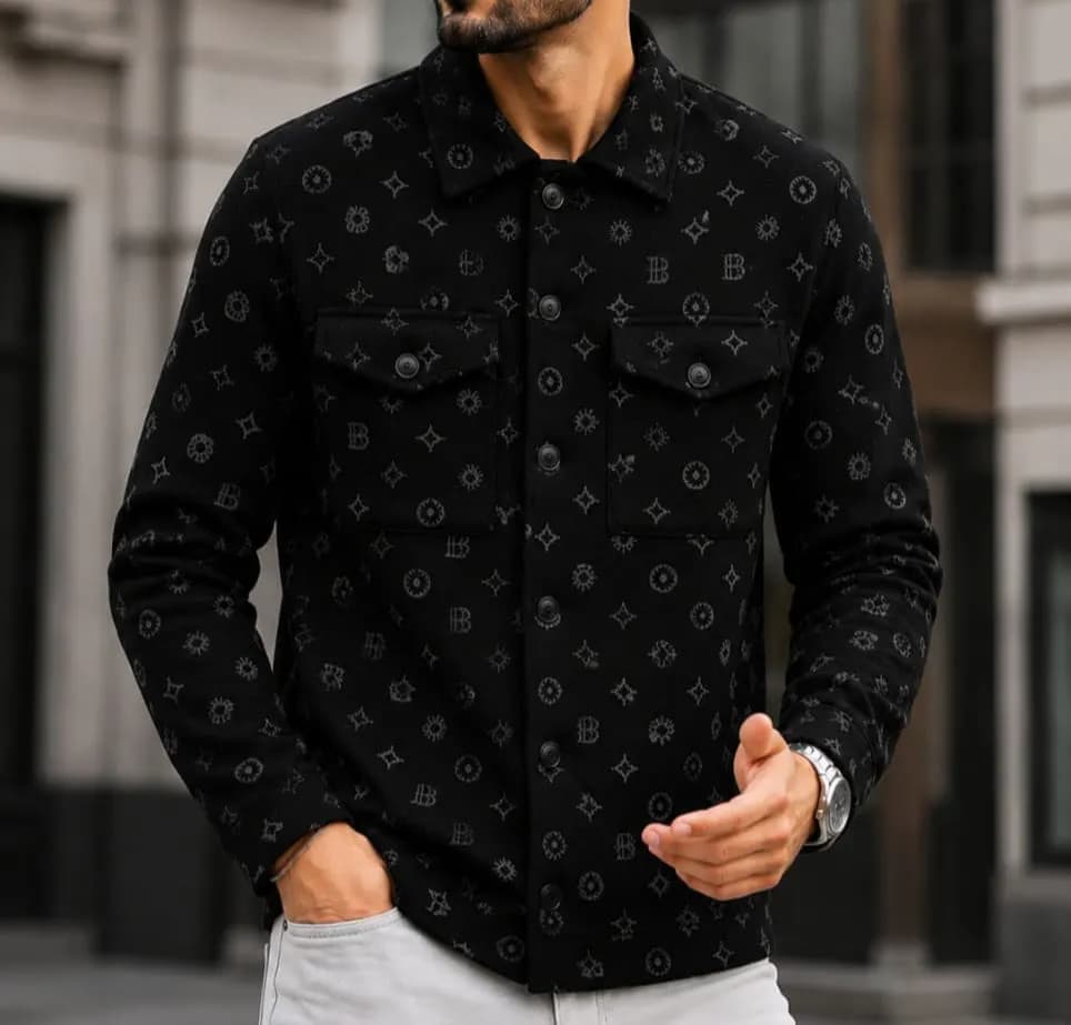 Long-Sleeve Shirt in Black