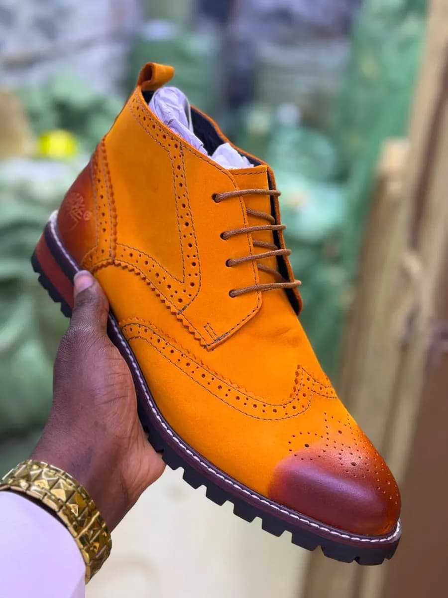 Timberland Leather Boot in Yellow