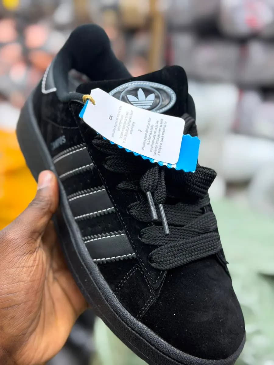 Adidas Sneaker in Black