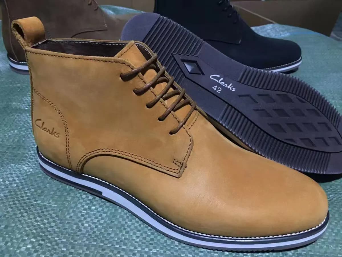 Clarks Chukka Boot in Camel