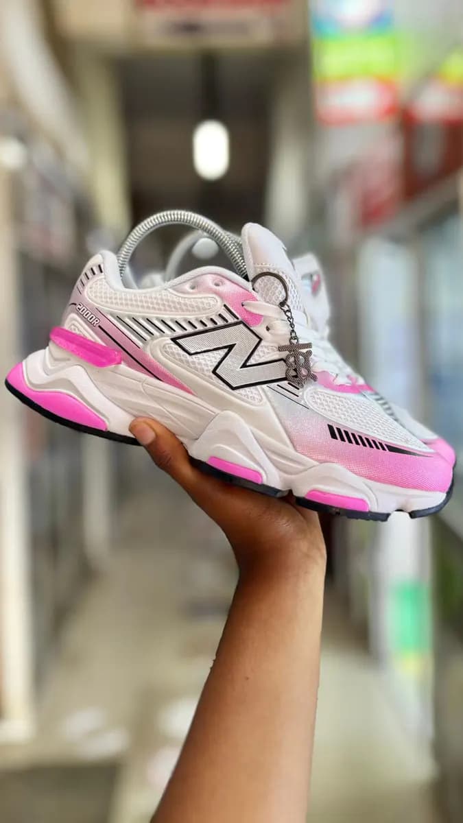 New Balance Sneaker in White