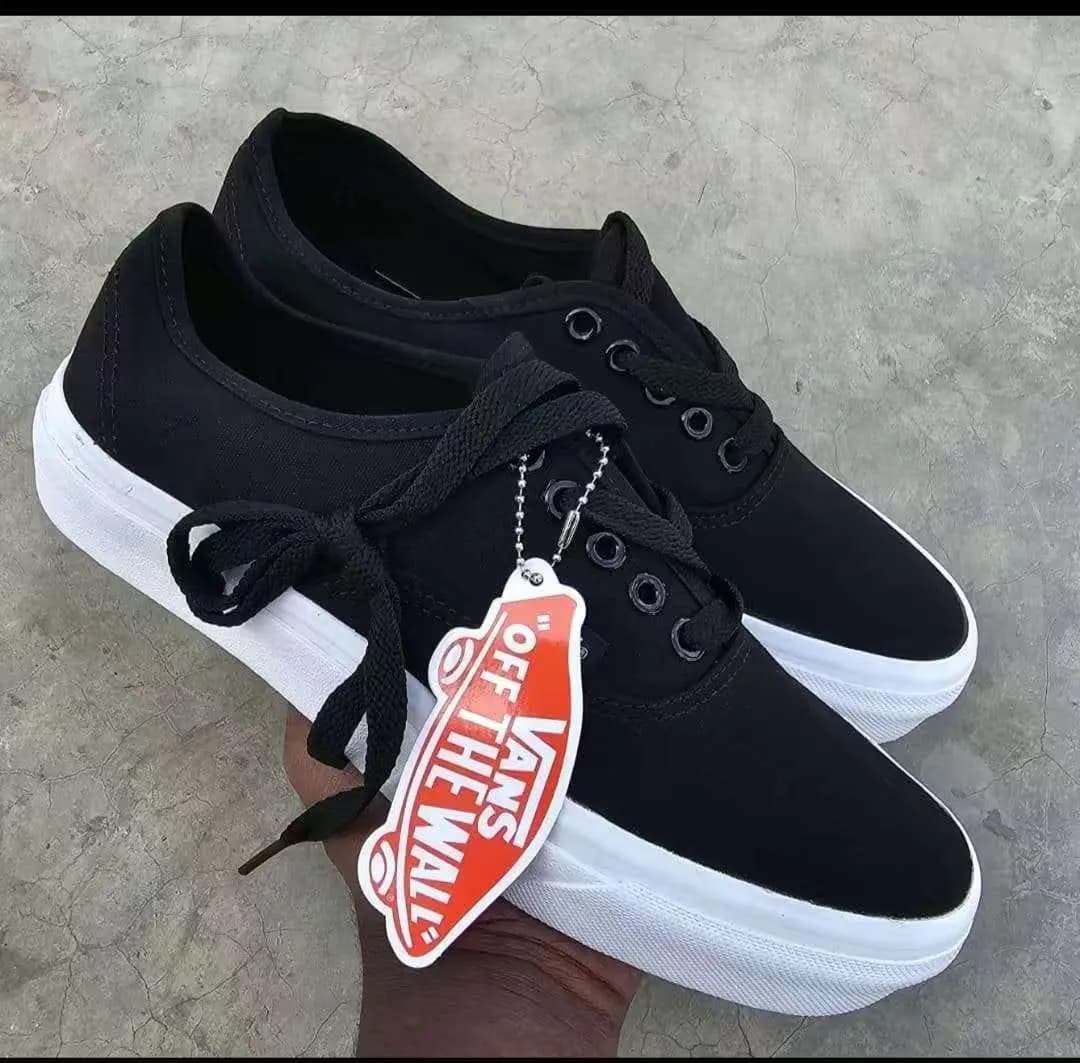 Vans Sneaker in Black