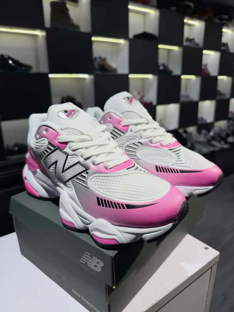 New Balance Sneaker in White
